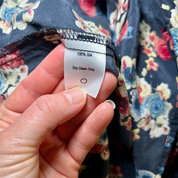 Amour Vert 100% Silk Floral V Neck Womens Stitch Fix Blouse, Size Small, NWOT - Picture 9 of 9